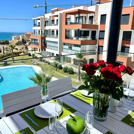 Luxury 3 Bedroom Penthouse Apartment