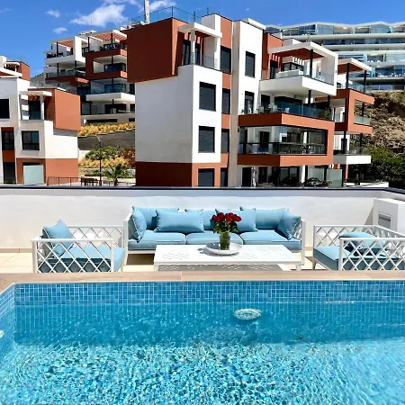 Luxury 3 Bedroom Penthouse * フエンヒロラ